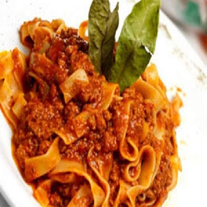 Molhos: Bolognesa, Branco,Frango ou Sugo